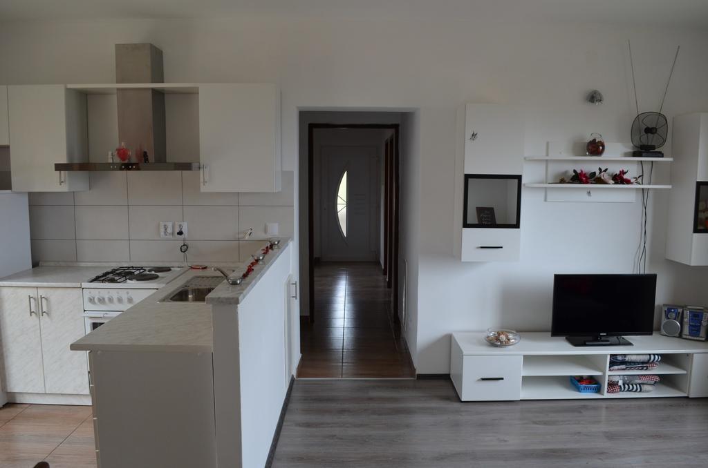 Apartments Nina Baška Exterior foto